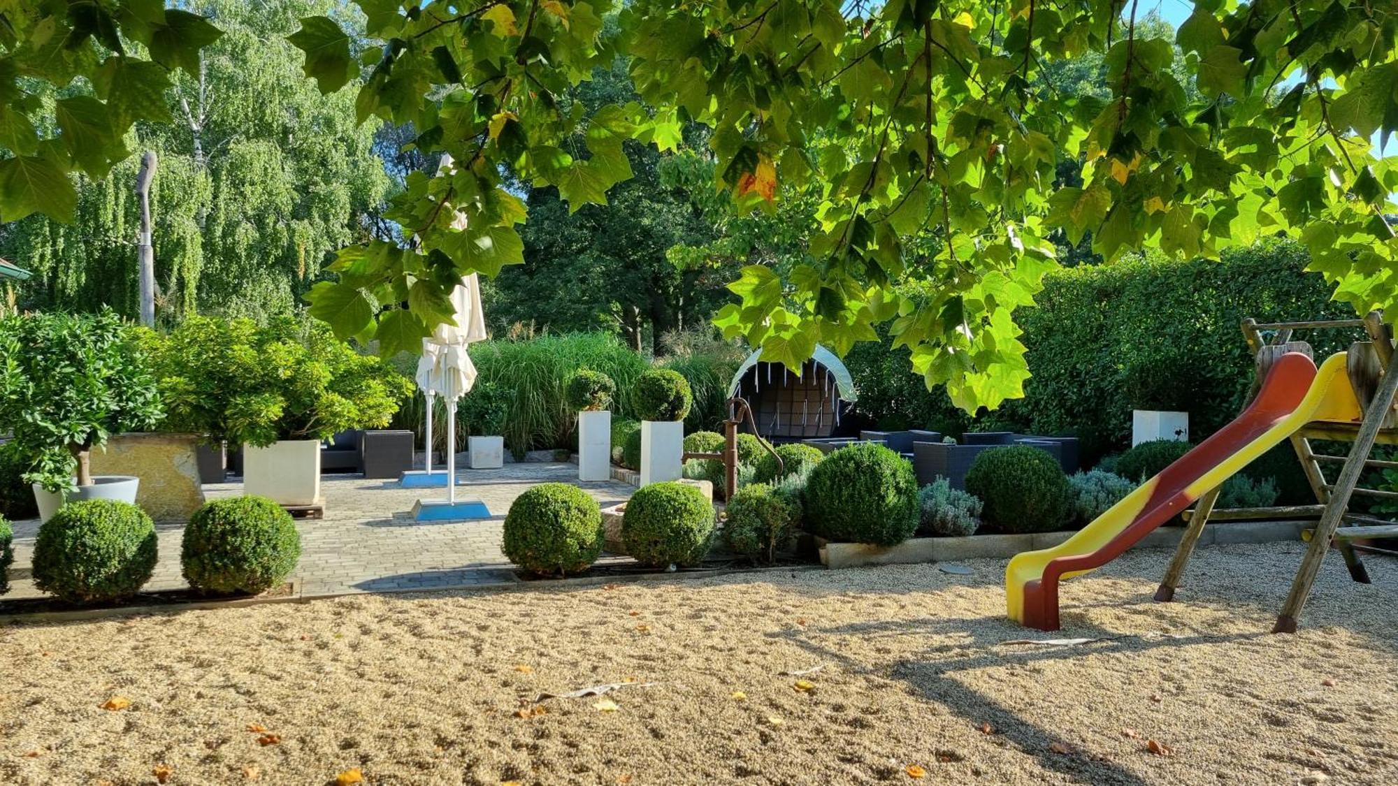 Birkenhof Gols - B & B - Wohlfuehl Hotel Mit Wochenend-Restaurant Dış mekan fotoğraf