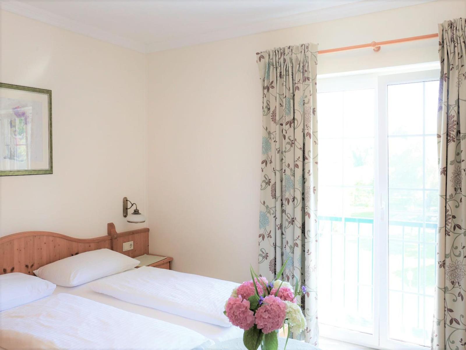 Birkenhof Gols - B & B - Wohlfuehl Hotel Mit Wochenend-Restaurant Dış mekan fotoğraf