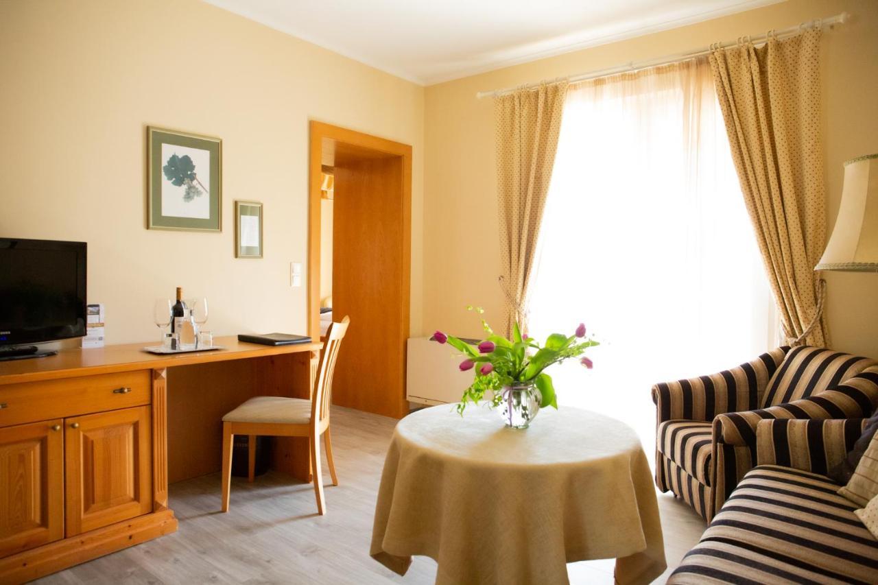 Birkenhof Gols - B & B - Wohlfuehl Hotel Mit Wochenend-Restaurant Dış mekan fotoğraf